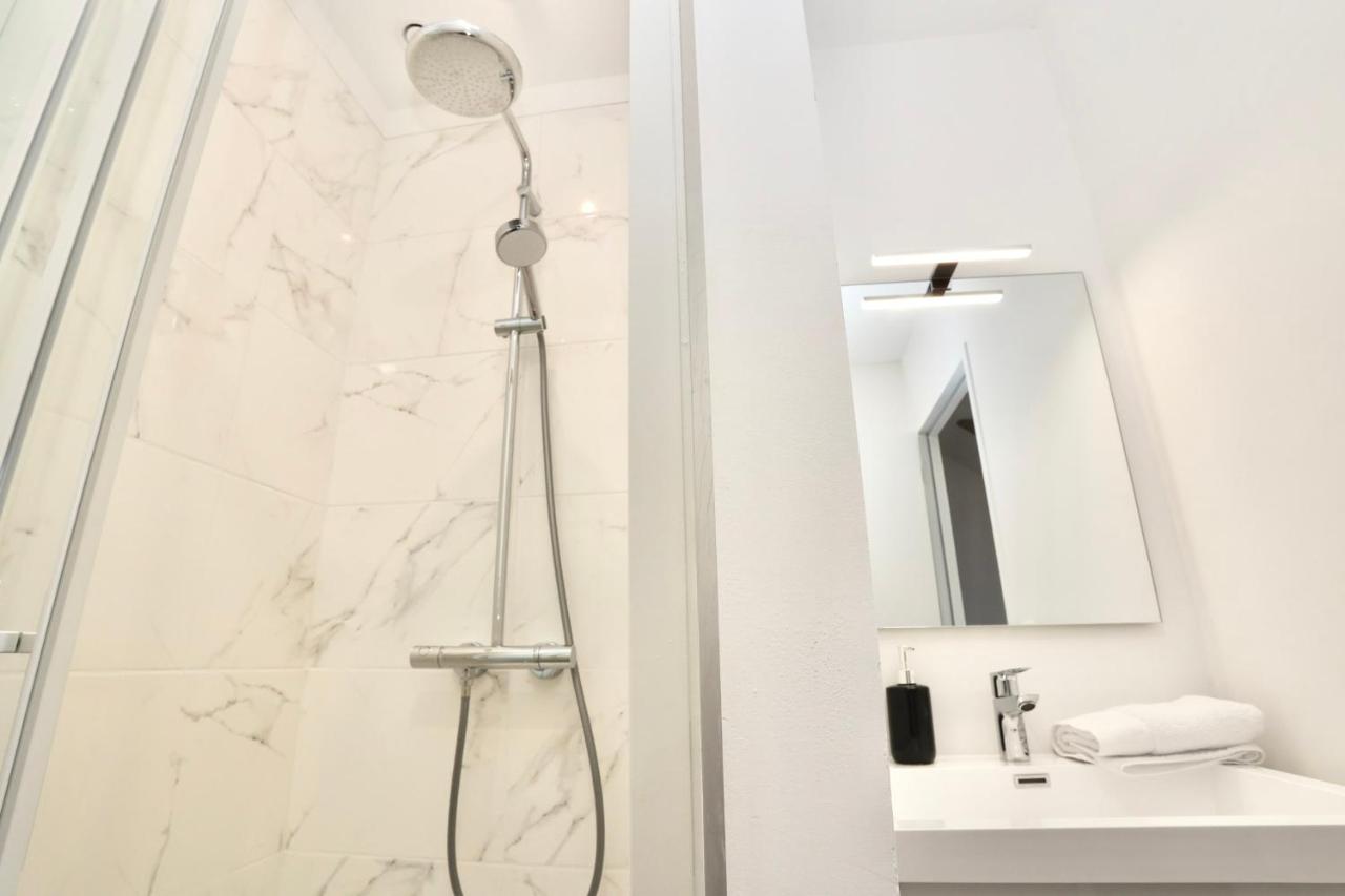 Апартаменты Napoleon Gare 8 T2 Dernier Etage Bylocly Понтиви Экстерьер фото